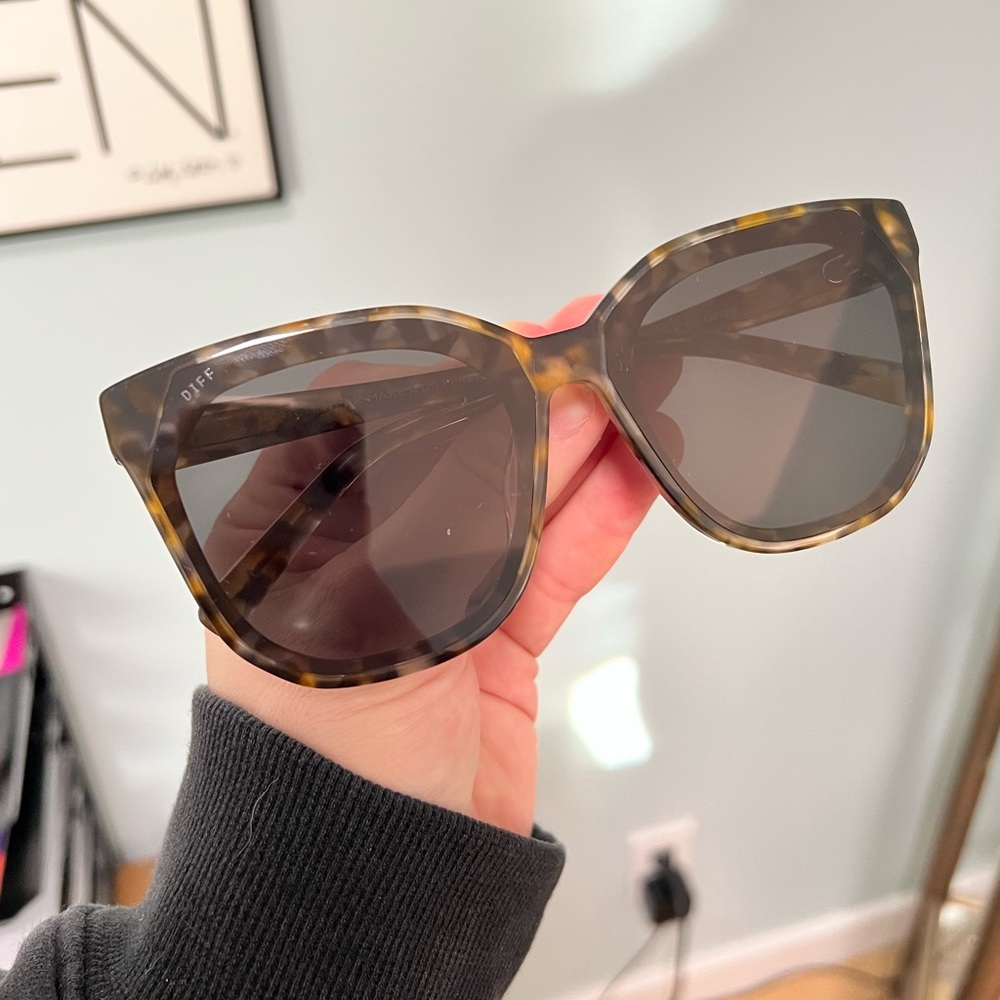 DIFF Gia in Light Tortoise